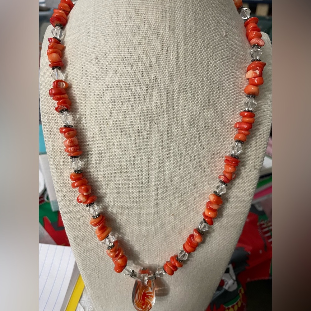 Multicolored necklace with glass pendant - Picture 3 of 8